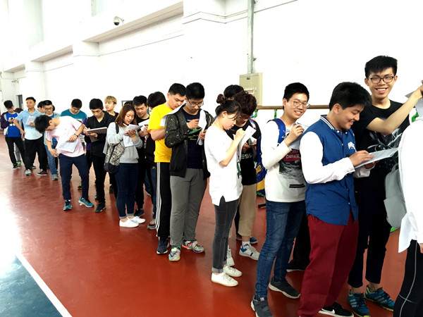 “捐献青春热血,彩绘人生画卷”无偿献血活动