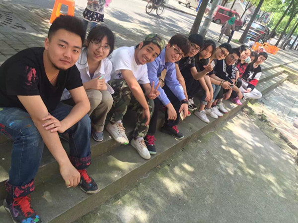 &ldquo;����ҵ��й��Σ�������Υ��ǽ&rdquo;��������Ϳѻ־Ը�